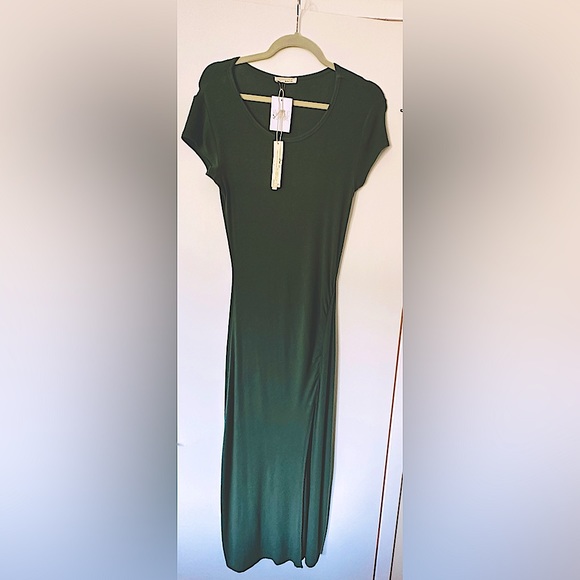 One of a kind adorable midi dress - Picture 1 of 4